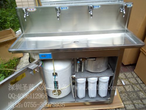 第一级滤芯的作用起到保护后面滤芯的作用,因此PP棉质量的好坏影响到单位饮水机出水水质,圣蓝采用精密度高的PP棉,有效的起到保护作用,提升整个净水系统的使用寿命