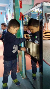 幼儿园饮水机，恒温幼儿园饮水机